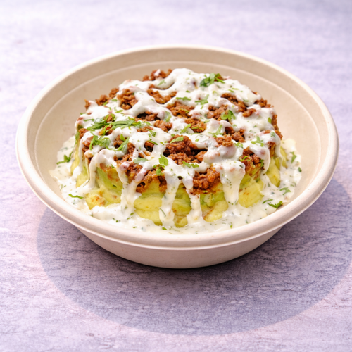 MINCE BEEF TRAY WITH MASHED POTATO AND GUACAMOLE SAUCE